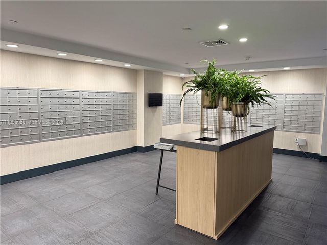 90 SW 3rd St 2112, Miami, FL 33130