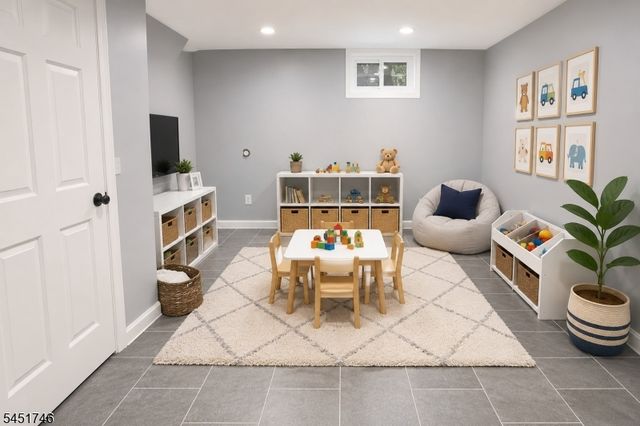 282 Ackerman Ave, Clifton City, NJ 07011