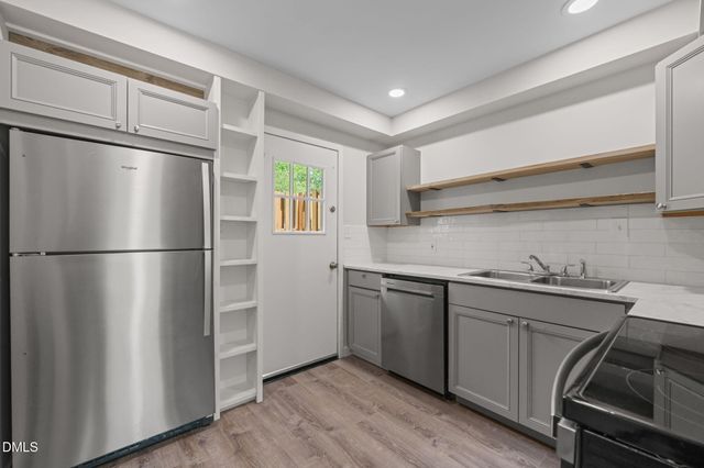220 Elizabeth Street Apt E4, Chapel Hill, NC 27514