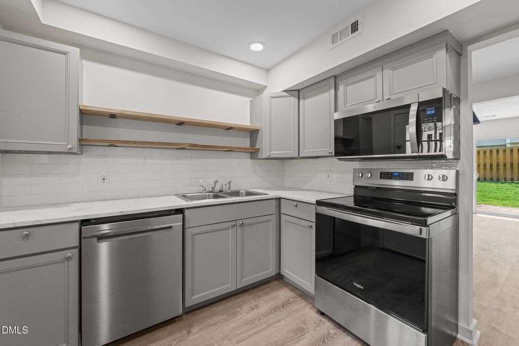 220 Elizabeth Street Apt E4, Chapel Hill, NC 27514