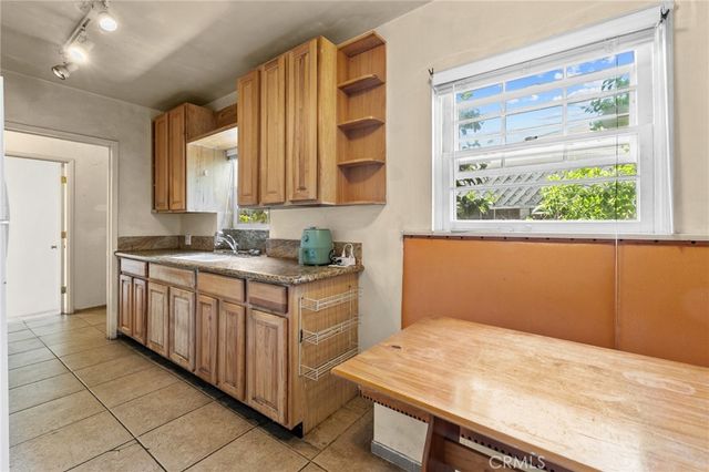 2759 S Barrington Avenue, Los Angeles, CA 90064