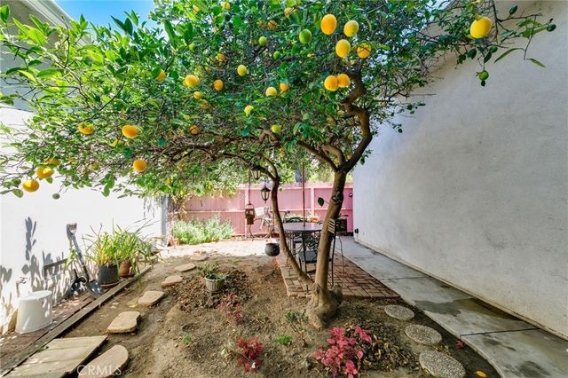 2759 S Barrington Avenue, Los Angeles, CA 90064