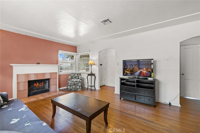 2759 S Barrington Avenue, Los Angeles, CA 90064