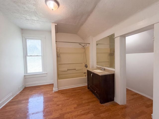 65 W Harrison Street, Delaware, OH 43015
