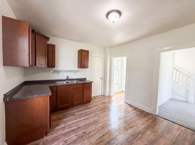65 W Harrison Street, Delaware, OH 43015
