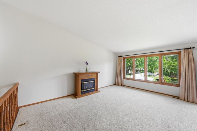 4029 Silver Lake Rd NE, Saint Anthony, MN 55421