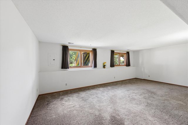 4029 Silver Lake Rd NE, Saint Anthony, MN 55421