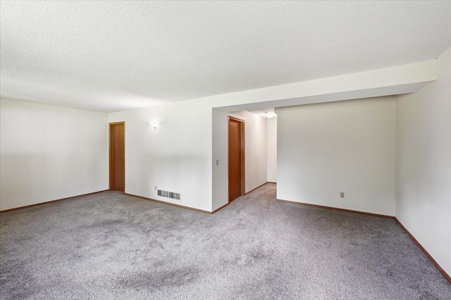 4029 Silver Lake Rd NE, Saint Anthony, MN 55421