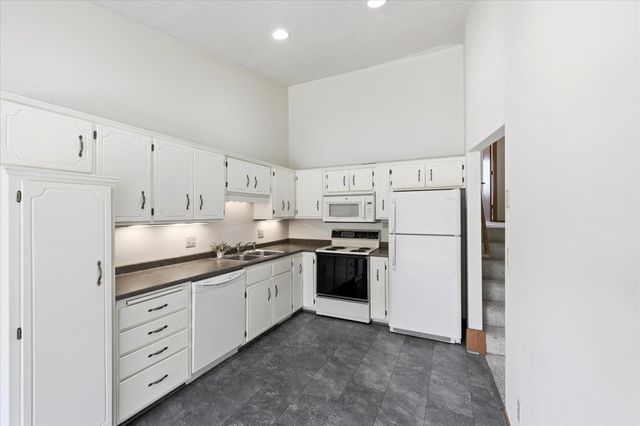 4029 Silver Lake Rd NE, Saint Anthony, MN 55421