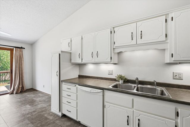 4029 Silver Lake Rd NE, Saint Anthony, MN 55421