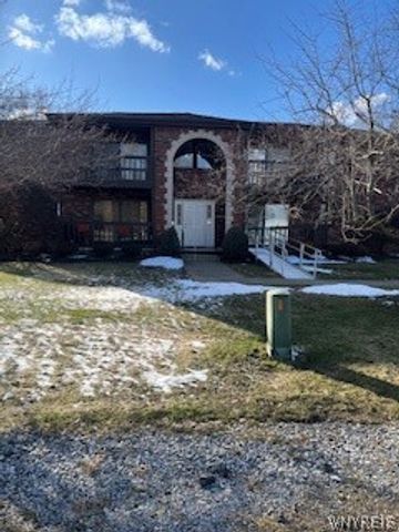 1187 Indian Church Road 4C, West Seneca, NY 14224