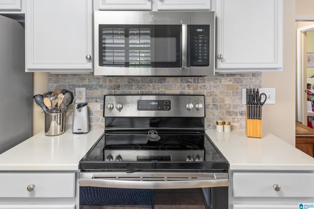 3073 SUMMIT DRIVE, Fultondale, AL 35068