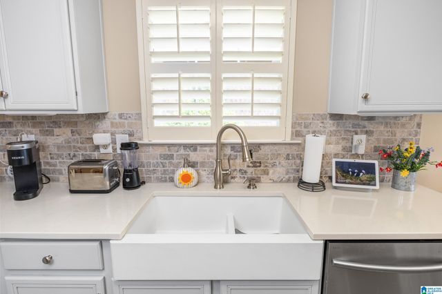 3073 SUMMIT DRIVE, Fultondale, AL 35068