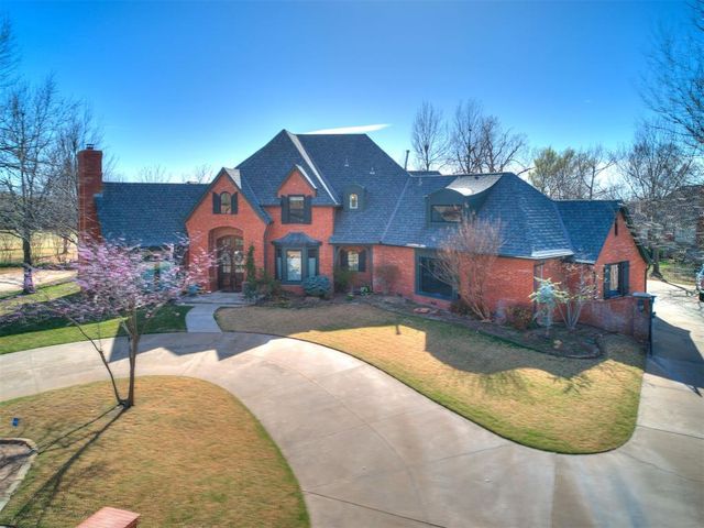 6013 Laquinta Drive, Edmond, OK 73025