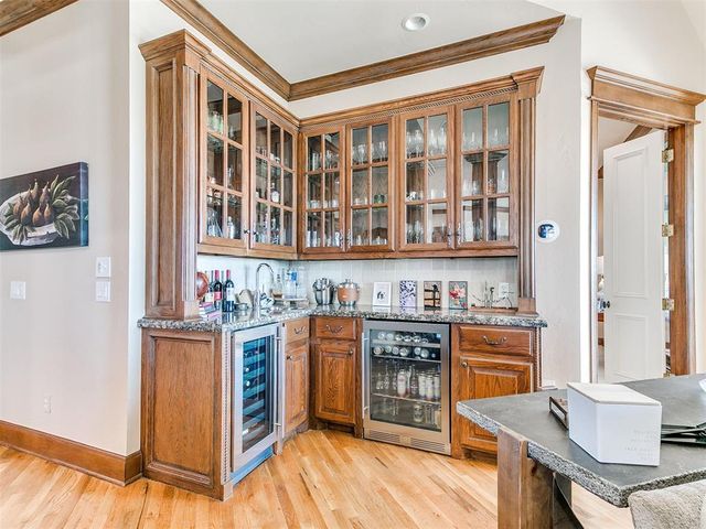 6013 Laquinta Drive, Edmond, OK 73025