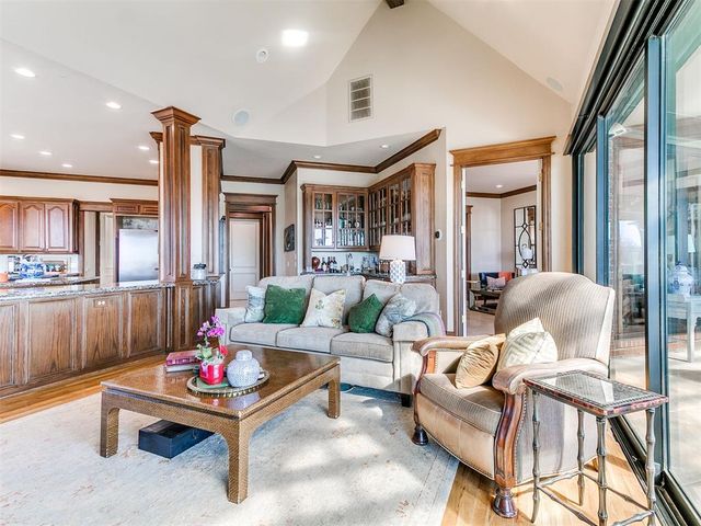 6013 Laquinta Drive, Edmond, OK 73025
