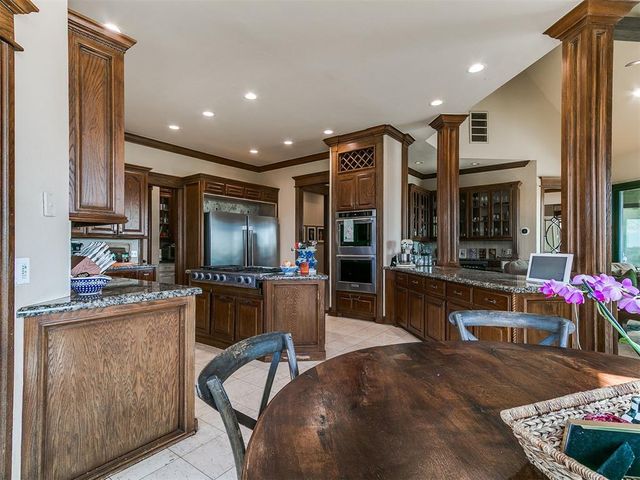 6013 Laquinta Drive, Edmond, OK 73025