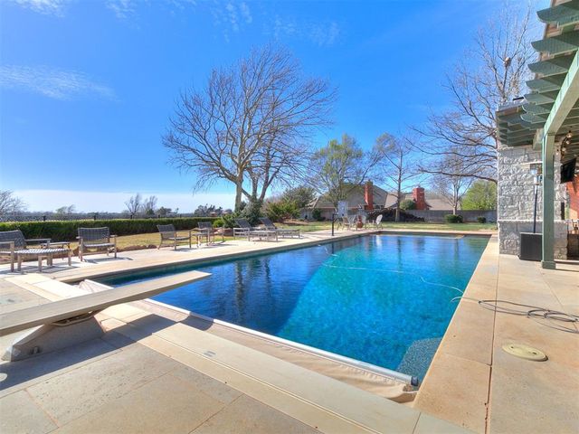 6013 Laquinta Drive, Edmond, OK 73025