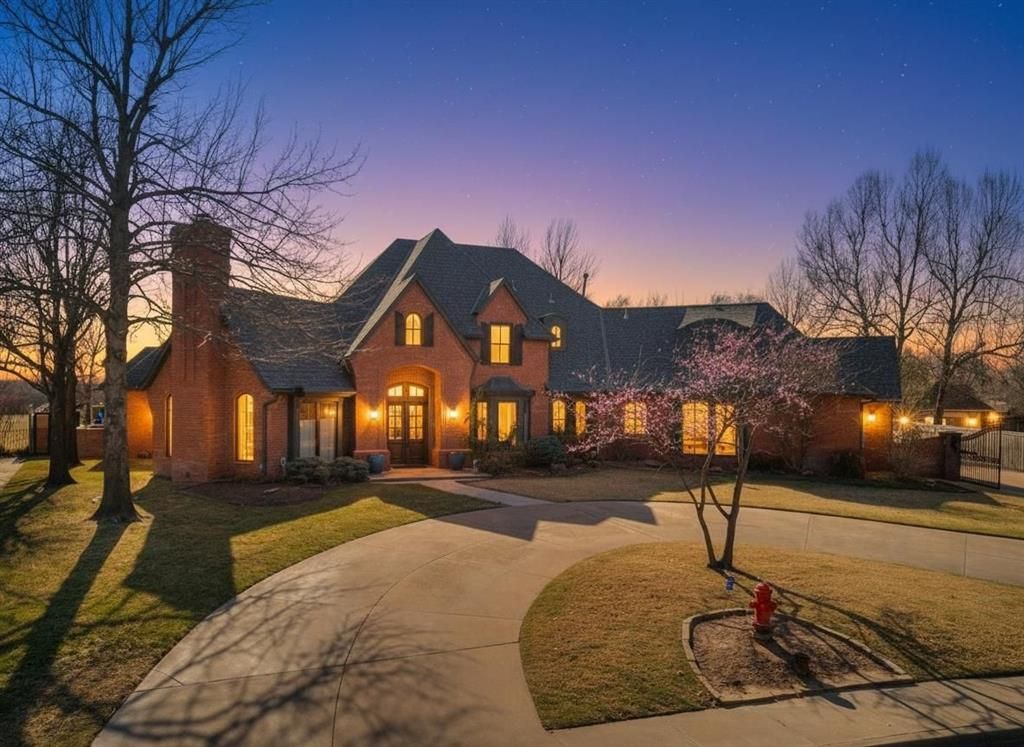 6013 Laquinta Drive, Edmond, OK 73025