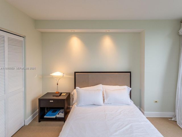 848 Brickell Key Dr 1201, Miami, FL 33131