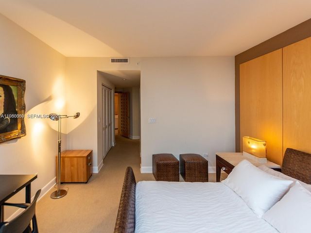 848 Brickell Key Dr 1201, Miami, FL 33131