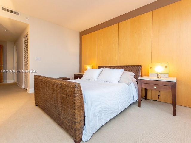 848 Brickell Key Dr 1201, Miami, FL 33131