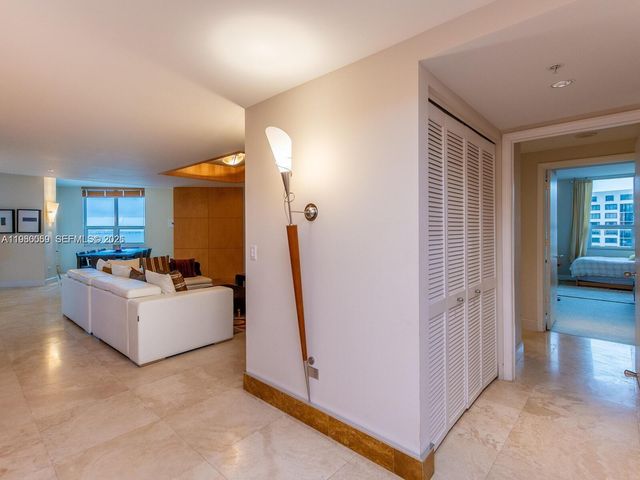848 Brickell Key Dr 1201, Miami, FL 33131