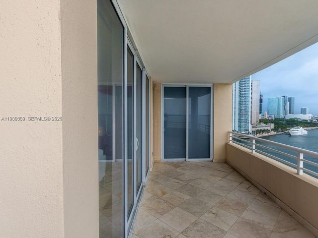 848 Brickell Key Dr 1201, Miami, FL 33131