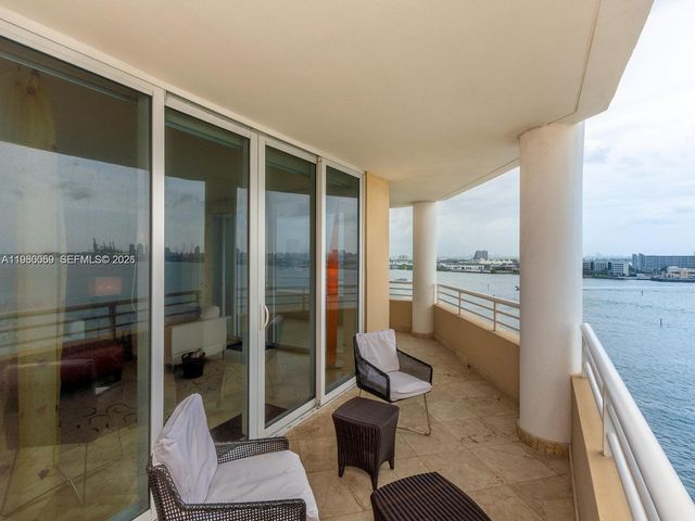 848 Brickell Key Dr 1201, Miami, FL 33131