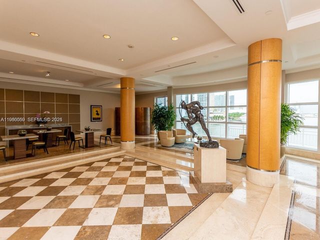 848 Brickell Key Dr 1201, Miami, FL 33131
