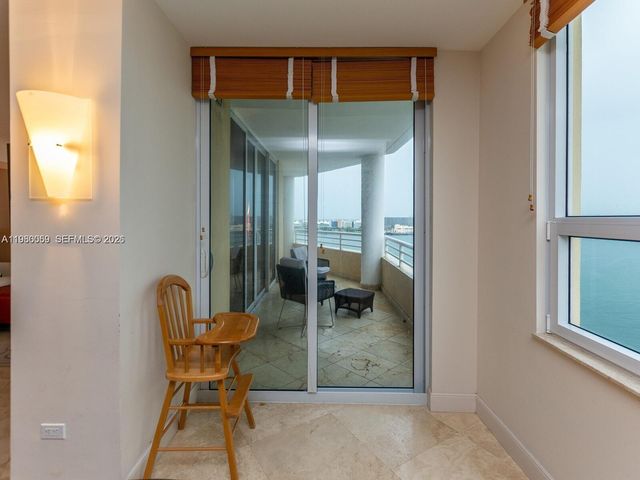848 Brickell Key Dr 1201, Miami, FL 33131