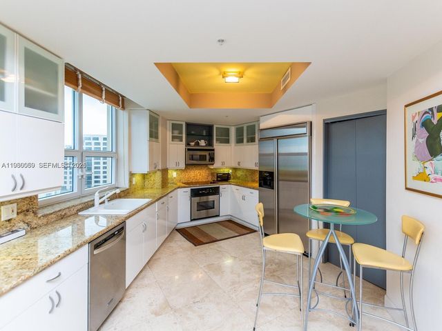 848 Brickell Key Dr 1201, Miami, FL 33131