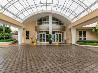 848 Brickell Key Dr 1201, Miami, FL 33131