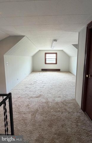 335 WAYNE AVE, Lansdowne, PA 19050