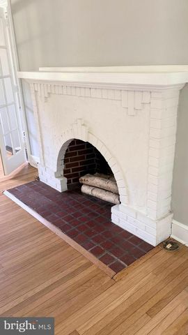 335 WAYNE AVE, Lansdowne, PA 19050