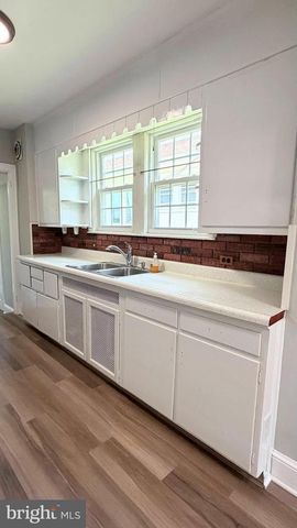 335 WAYNE AVE, Lansdowne, PA 19050