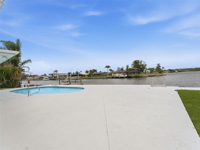 4956 GALLEON COURT, New Port Richey, FL 34652