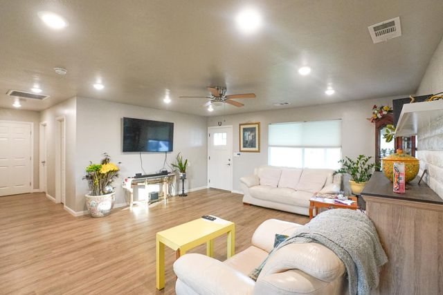 2591 Beachwood Dr, Merced, CA 95348