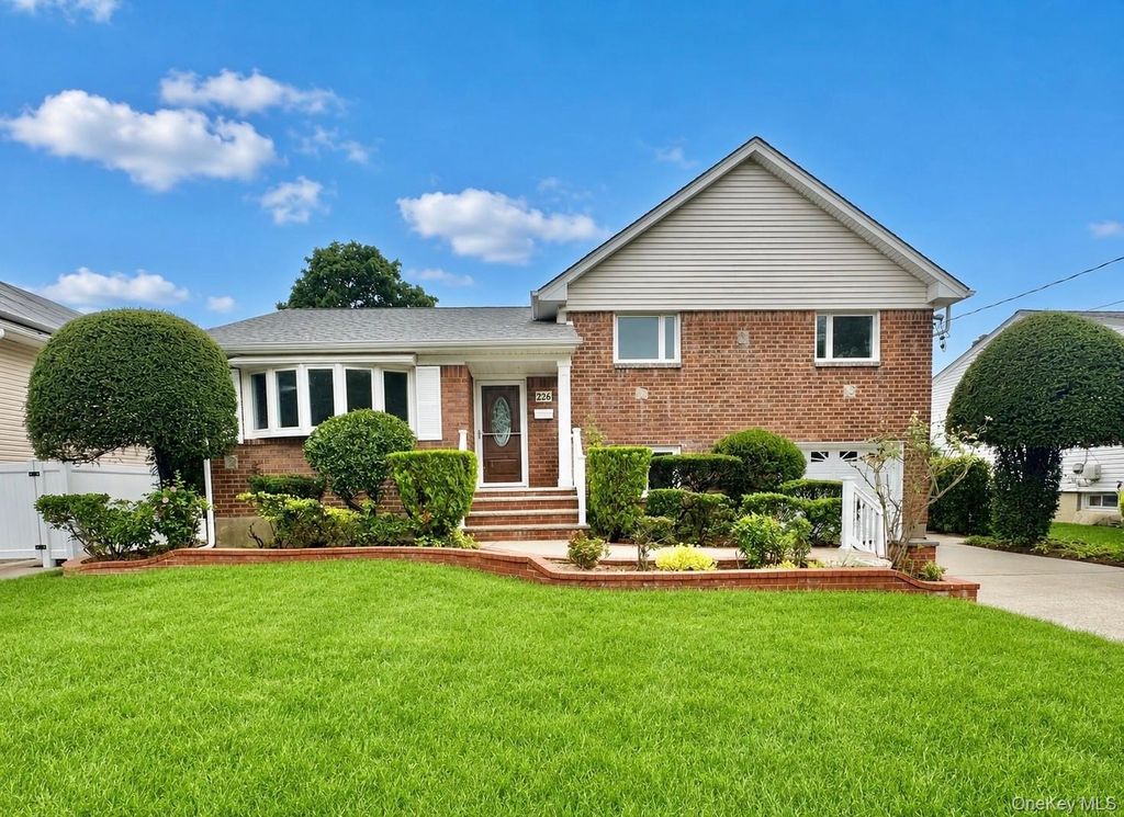226 Vincent Drive, East Meadow, NY 11554 — exterior