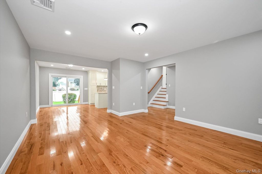 226 Vincent Drive, East Meadow, NY 11554 — photo 3