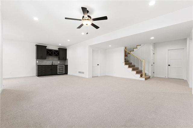 10332 N Potter Avenue, Kansas City, MO 64157