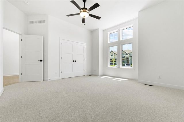 10332 N Potter Avenue, Kansas City, MO 64157