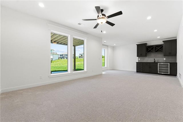 10332 N Potter Avenue, Kansas City, MO 64157