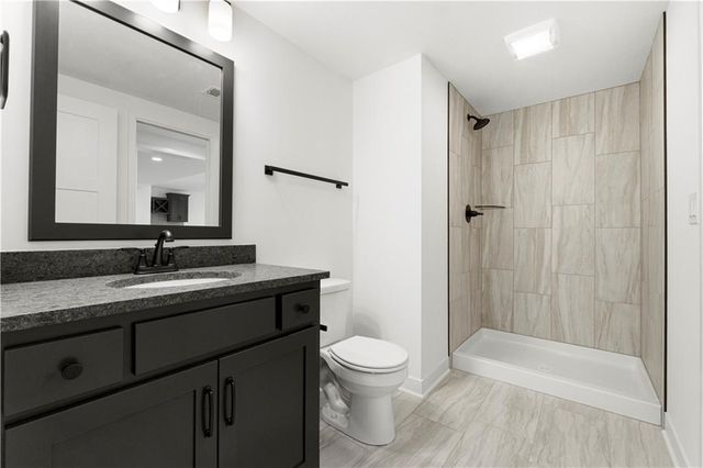 10332 N Potter Avenue, Kansas City, MO 64157