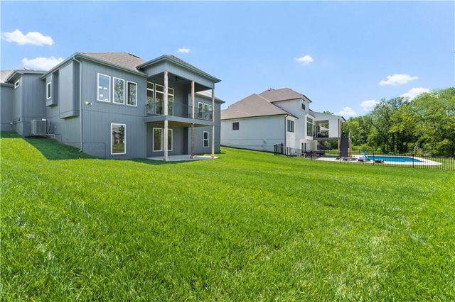 10332 N Potter Avenue, Kansas City, MO 64157