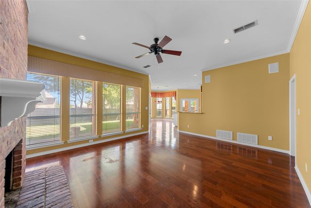 917 Hills Creek Drive, Mckinney, TX 75072