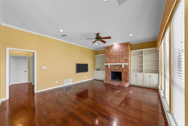 917 Hills Creek Drive, Mckinney, TX 75072