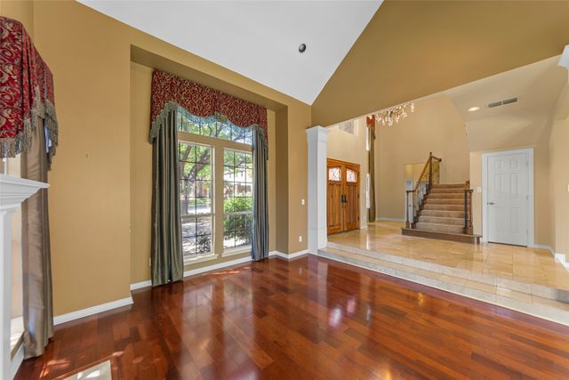 917 Hills Creek Drive, Mckinney, TX 75072