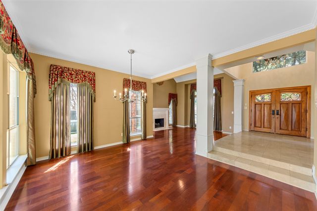 917 Hills Creek Drive, Mckinney, TX 75072