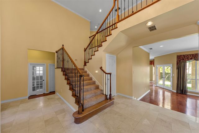 917 Hills Creek Drive, Mckinney, TX 75072